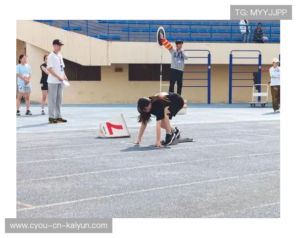 自行车选手凭借耐力将对手逐渐甩掉