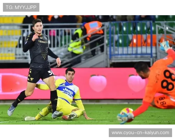 尤文门将夜间专训：点球扑救与心理抗压课程并行