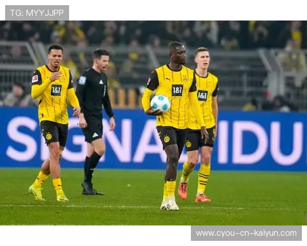 德甲多特边路组合犀利,比赛迅速倾向主队